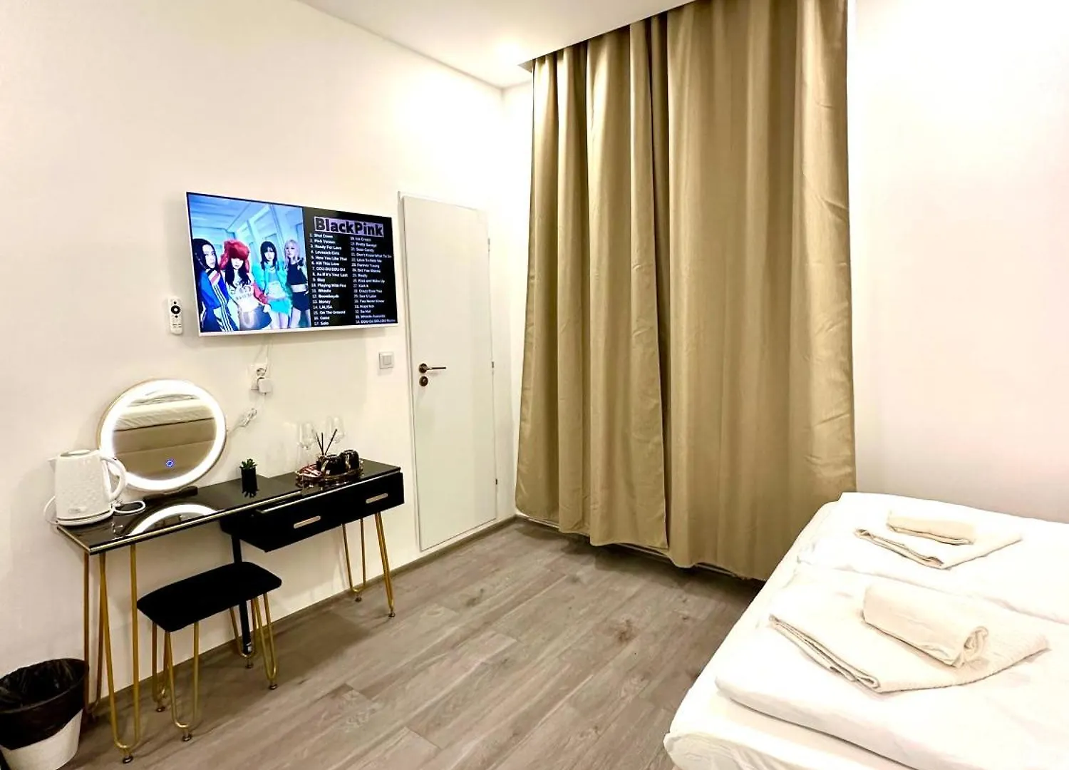 Little Downtown Apartment Prag