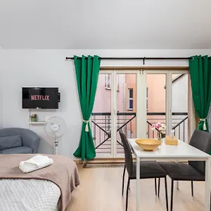 Private Retreat Close To Stations In 3 Guest house