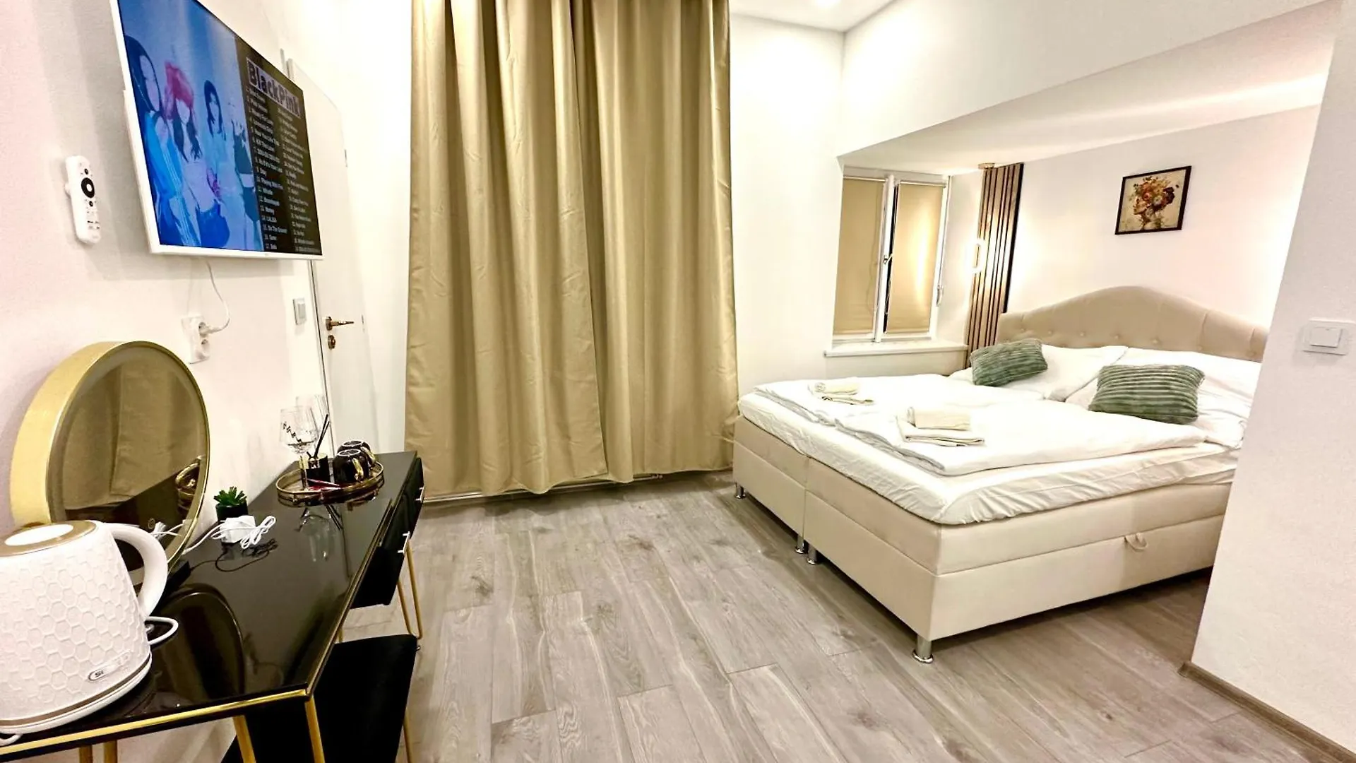Little Downtown Apartment Prague Guest house